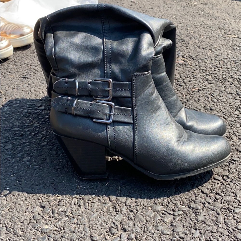 Black Leather high heel boots 👢 🌸🌺🌻🌼✨✨✨✨
